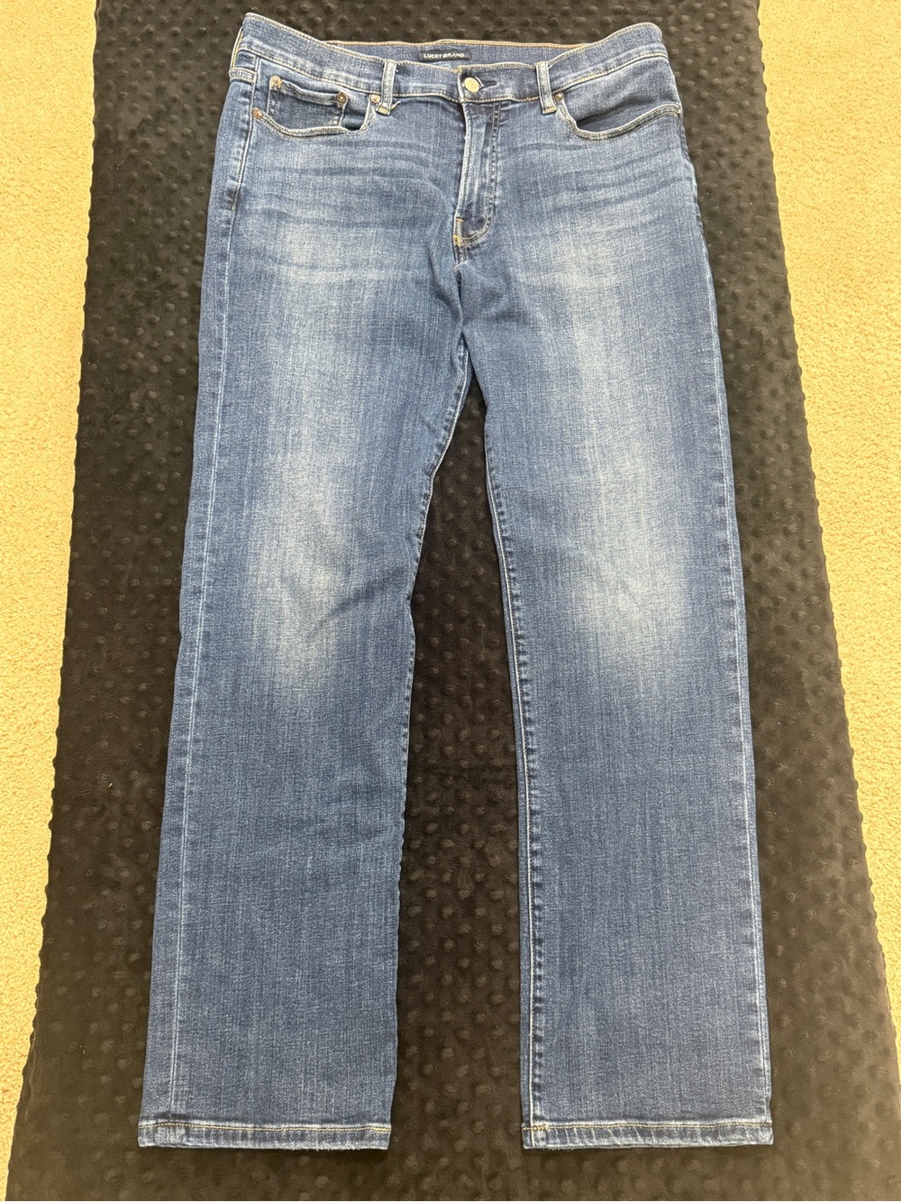 Lucky Brand 363 Vintage straight Men's Straight Jeans in Medium Blue Wash
